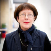 ART staff LeonieSchmidt 7 FillWzE1MCwxNTBd 1