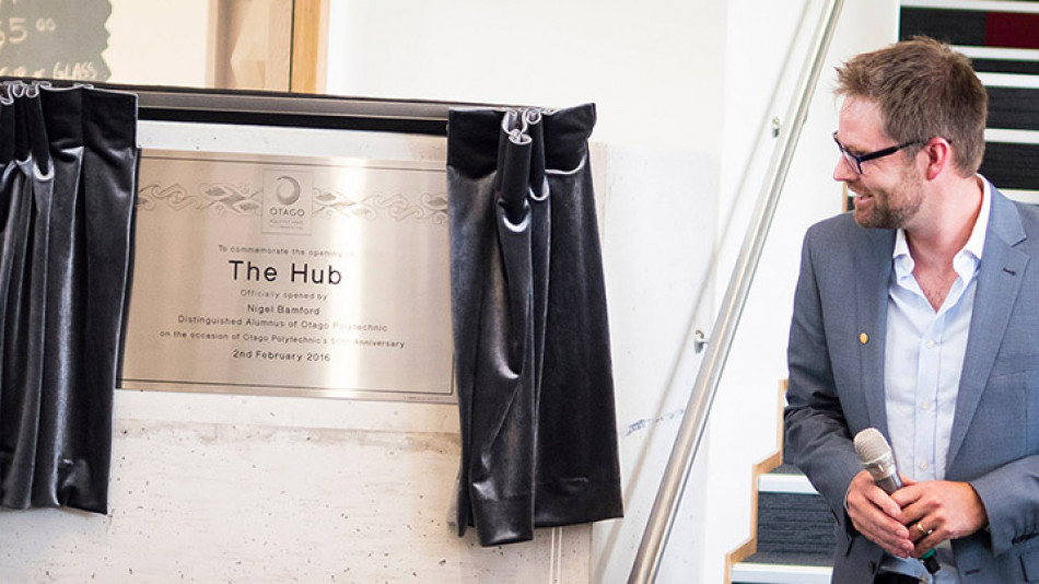 The hub Banner2
